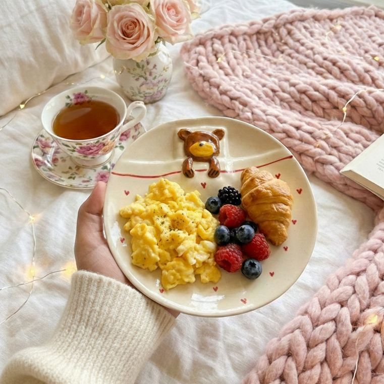 The teddy-in-bed plate
