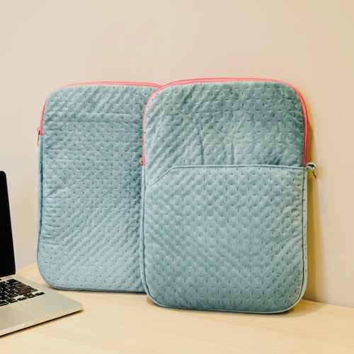 Blue textured Laptop Sleeve without Flap (Up to 15 Inch) – Waterproof Lined, Pink Zip - Dylly Dally